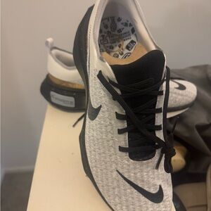 Nike Zoom X Invincible Run 3 Sz12M